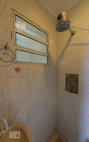 Casa de condomínio para alugar com 90m², 3 quartos e 1 vaga Casa de condomínio para alugar com 90m², 3 quartos e 1 vagaBanheiro de Serviço