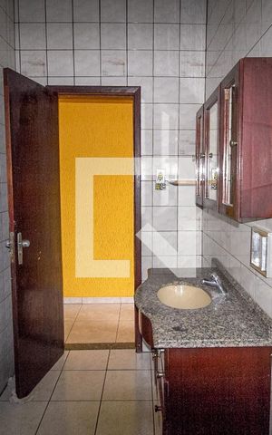 Casa para alugar com 240m², 3 quartos e 2 vagasBanheiro 2