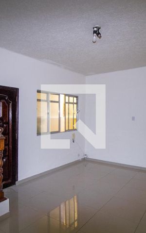 Casa para alugar com 240m², 3 quartos e 2 vagasSala