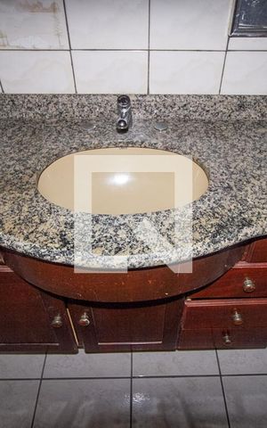 Casa para alugar com 240m², 3 quartos e 2 vagasBanheiro 2