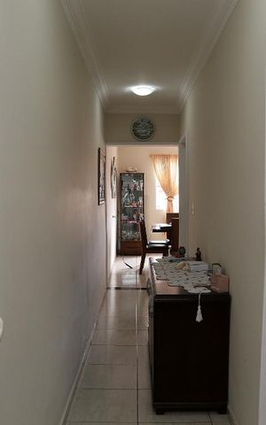 Casa à venda com 120m², 2 quartos e 2 vagasCorredor