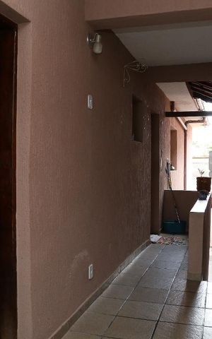 Casa à venda com 120m², 2 quartos e 2 vagasCorredor