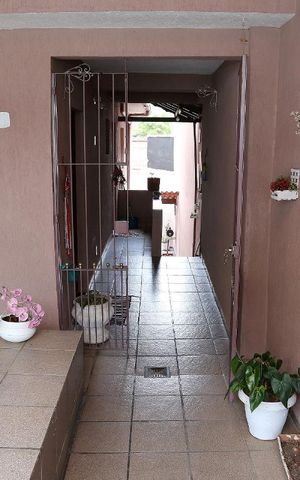 Casa à venda com 120m², 2 quartos e 2 vagasGaragem
