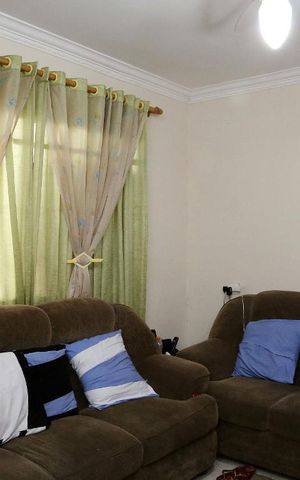 Casa à venda com 120m², 2 quartos e 2 vagasSala