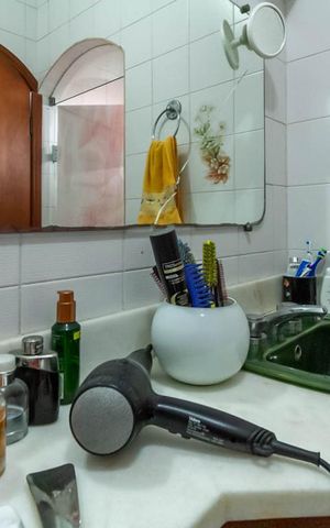 Casa à venda com 570m², 4 quartos e 4 vagas Casa à venda com 570m², 4 quartos e 4 vagasBanheiro da suíte 2
