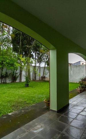 Casa à venda com 570m², 4 quartos e 4 vagas Casa à venda com 570m², 4 quartos e 4 vagasVaranda da sala