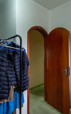 Casa à venda com 570m², 4 quartos e 4 vagas Casa à venda com 570m², 4 quartos e 4 vagasCloset da suíte 4