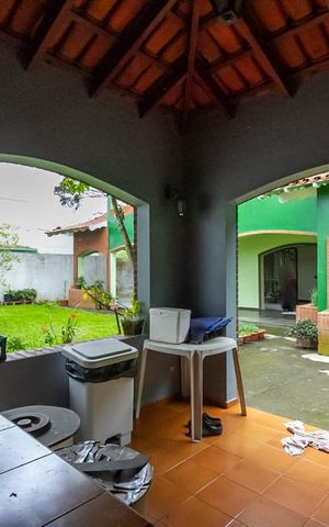 Casa à venda com 570m², 4 quartos e 4 vagas Casa à venda com 570m², 4 quartos e 4 vagasChurrasqueira