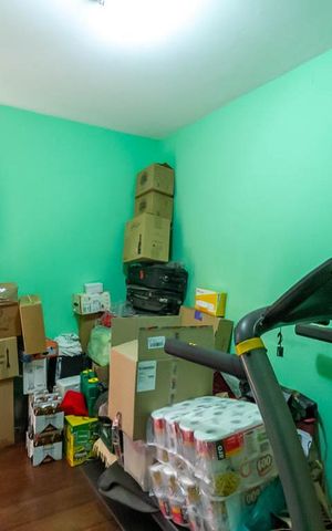 Casa à venda com 570m², 4 quartos e 4 vagas Casa à venda com 570m², 4 quartos e 4 vagasQuarto de serviço