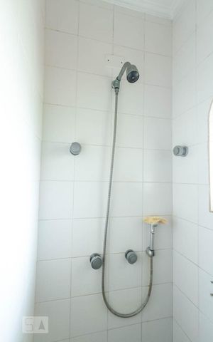 Casa à venda com 570m², 4 quartos e 4 vagas Casa à venda com 570m², 4 quartos e 4 vagasDucha