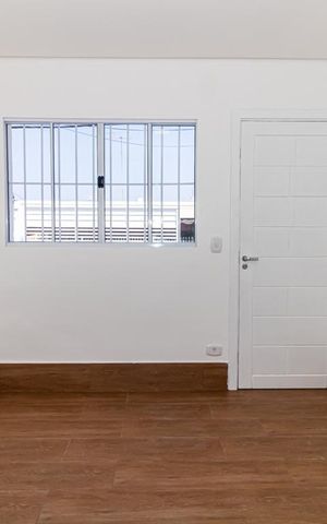 Casa para alugar com 110m², 3 quartos e 2 vagas Casa para alugar com 110m², 3 quartos e 2 vagasSala