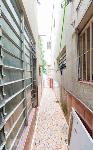 Casa para alugar com 60m², 2 quartos e sem vaga Casa para alugar com 60m², 2 quartos e sem vagaCorredor externo