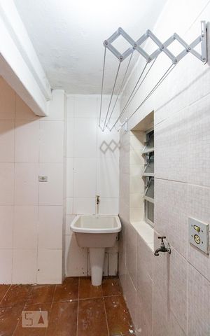 Casa para alugar com 60m², 2 quartos e sem vaga Casa para alugar com 60m², 2 quartos e sem vagaLavanderia