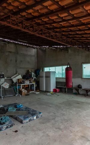 Casa à venda com 360m², 4 quartos e 1 vaga Casa à venda com 360m², 4 quartos e 1 vagaSalão de festas