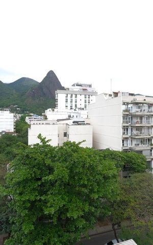 Apartamento à venda com 106m², 2 quartos e 1 vagaQuarto de Serviço Vista