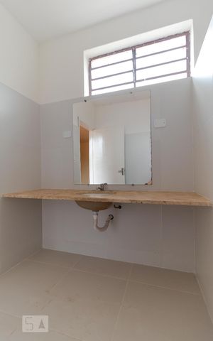 Casa à venda com 980m², 6 quartos e 8 vagas Casa à venda com 980m², 6 quartos e 8 vagasBanheiro da Suíte 01