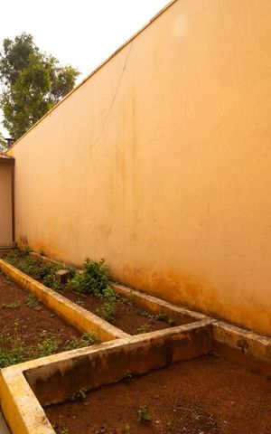 Casa à venda com 980m², 6 quartos e 8 vagas Casa à venda com 980m², 6 quartos e 8 vagasHorta