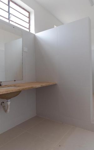 Casa à venda com 980m², 6 quartos e 8 vagas Casa à venda com 980m², 6 quartos e 8 vagasBanheiro da Suíte 01