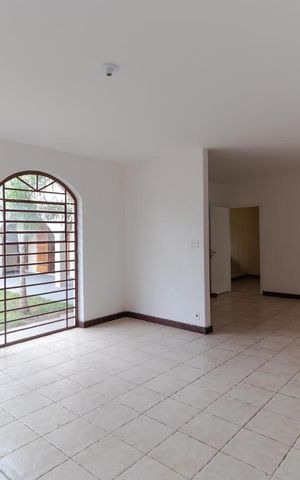 Casa à venda com 980m², 6 quartos e 8 vagas Casa à venda com 980m², 6 quartos e 8 vagasSalas 01 e 02