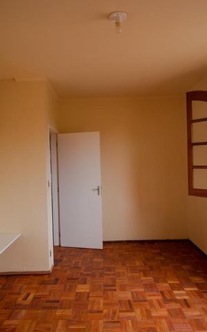 Casa à venda com 980m², 6 quartos e 8 vagas Casa à venda com 980m², 6 quartos e 8 vagasQuarto 03