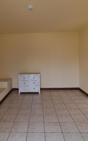 Casa à venda com 980m², 6 quartos e 8 vagas Casa à venda com 980m², 6 quartos e 8 vagasSala de TV