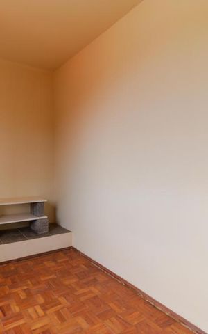 Casa à venda com 980m², 6 quartos e 8 vagas Casa à venda com 980m², 6 quartos e 8 vagasQuarto 01