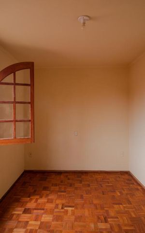 Casa à venda com 980m², 6 quartos e 8 vagas Casa à venda com 980m², 6 quartos e 8 vagasQuarto 03