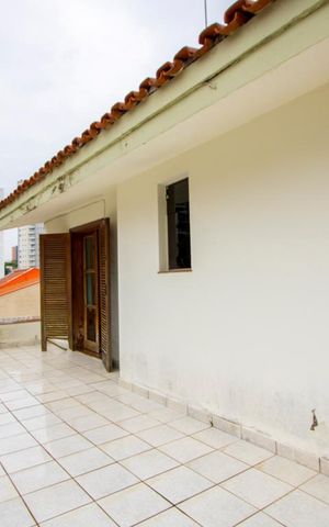 Casa à venda com 320m², 4 quartos e 6 vagas Casa à venda com 320m², 4 quartos e 6 vagasVaranda do quarto 1