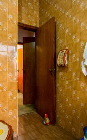 Casa à venda com 320m², 4 quartos e 6 vagas Casa à venda com 320m², 4 quartos e 6 vagasBanheiro do quarto 1