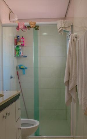 Casa à venda com 300m², 2 quartos e 3 vagas Casa à venda com 300m², 2 quartos e 3 vagasBanheiro da Suíte
