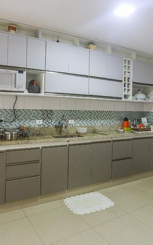 Casa à venda com 150m², 5 quartos e 3 vagas Casa à venda com 150m², 5 quartos e 3 vagasCozinha