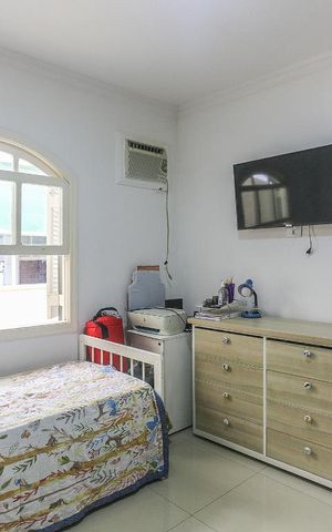 Casa à venda com 150m², 5 quartos e 3 vagas Casa à venda com 150m², 5 quartos e 3 vagasQuarto 2