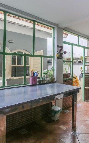Casa à venda com 150m², 5 quartos e 3 vagas Casa à venda com 150m², 5 quartos e 3 vagasCozinha 2 Edicula