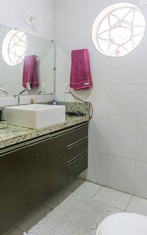 Casa à venda com 150m², 5 quartos e 3 vagas Casa à venda com 150m², 5 quartos e 3 vagasBanheiro Suite