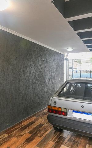 Casa à venda com 150m², 5 quartos e 3 vagas Casa à venda com 150m², 5 quartos e 3 vagasGaragem