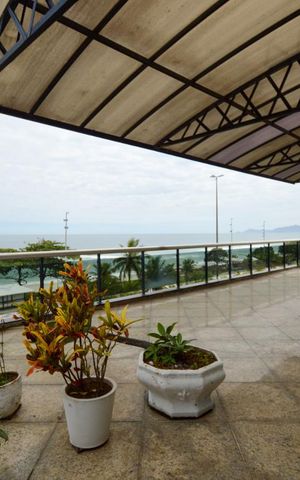 Apartamento à venda com 1080m², 6 quartos e 6 vagas Apartamento à venda com 1080m², 6 quartos e 6 vagasVaranda