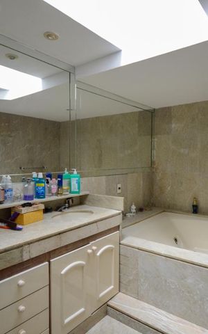 Apartamento à venda com 1080m², 6 quartos e 6 vagas Apartamento à venda com 1080m², 6 quartos e 6 vagasBanheiro da Suíte 1