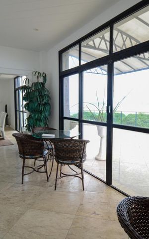 Apartamento à venda com 1080m², 6 quartos e 6 vagas Apartamento à venda com 1080m², 6 quartos e 6 vagasHall de Entrada