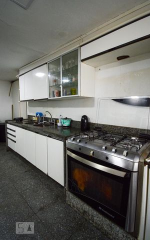 Apartamento à venda com 1080m², 6 quartos e 6 vagas Apartamento à venda com 1080m², 6 quartos e 6 vagasCozinha