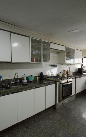 Apartamento à venda com 1080m², 6 quartos e 6 vagas Apartamento à venda com 1080m², 6 quartos e 6 vagasCozinha