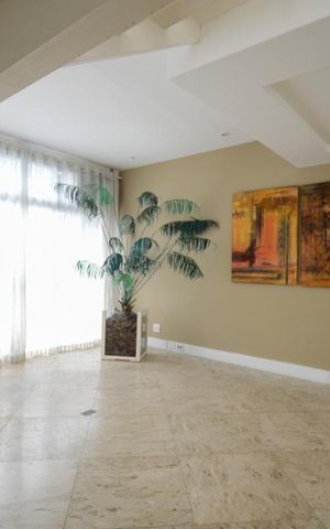 Apartamento à venda com 1080m², 6 quartos e 6 vagas Apartamento à venda com 1080m², 6 quartos e 6 vagasHall