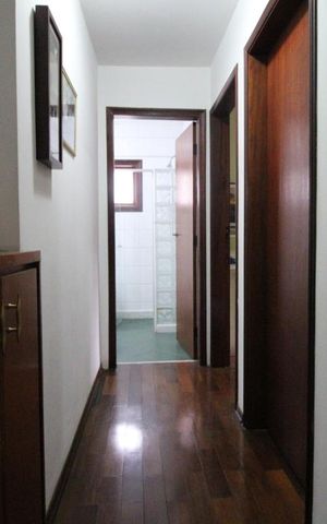 Casa para alugar com 321m², 5 quartos e 3 vagasCorredor