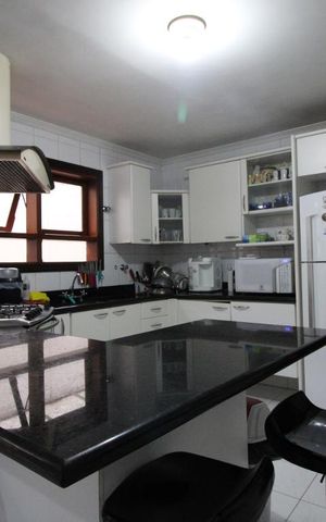 Casa para alugar com 321m², 5 quartos e 3 vagasCozinha