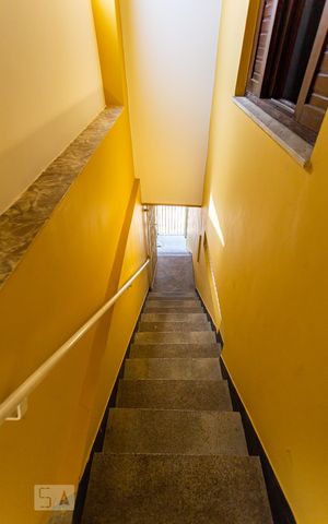 Casa à venda com 296m², 2 quartos e 3 vagas Casa à venda com 296m², 2 quartos e 3 vagascorredor