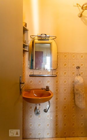 Casa à venda com 296m², 2 quartos e 3 vagas Casa à venda com 296m², 2 quartos e 3 vagasBanheiro da Suíte