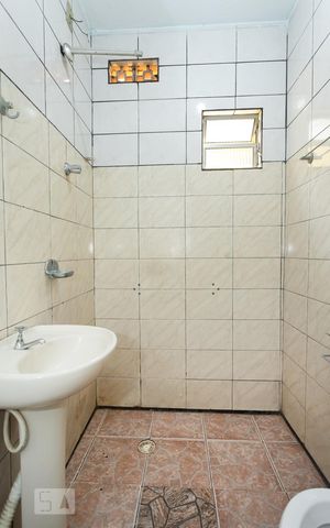 Casa para alugar com 70m², 1 quarto e sem vaga Casa para alugar com 70m², 1 quarto e sem vagaBanheiro