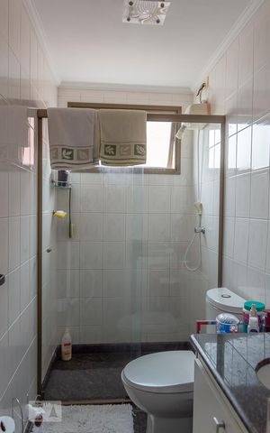 Apartamento para alugar com 65m², 2 quartos e 1 vaga Apartamento para alugar com 65m², 2 quartos e 1 vagaBanheiro
