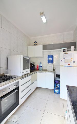 Apartamento para alugar com 63m², 2 quartos e 1 vagaCozinha 