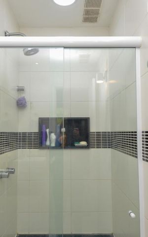 Apartamento à venda com 94m², 3 quartos e 1 vaga Apartamento à venda com 94m², 3 quartos e 1 vagaBanheiro 2