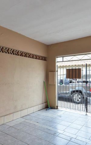 Casa para alugar com 60m², 1 quarto e 1 vaga Casa para alugar com 60m², 1 quarto e 1 vagaGaragem